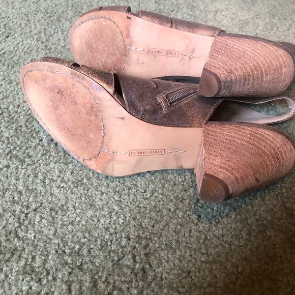 Vince Camuto - Picture 4 of 6